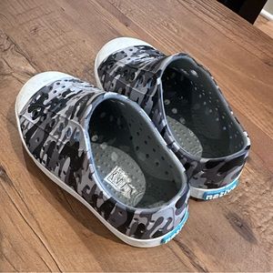 Native camouflage shoes, toddler size 7